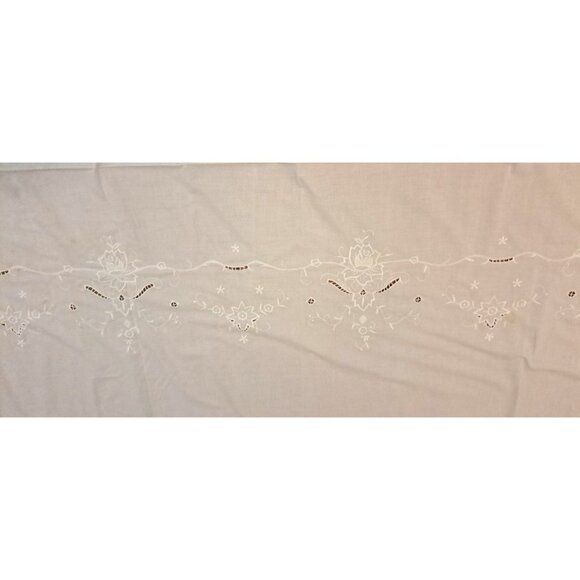 Embroidered Tablecloth White On White Cut Out Extra Long DIY Crafts 117x63 READ - Picture 4 of 7